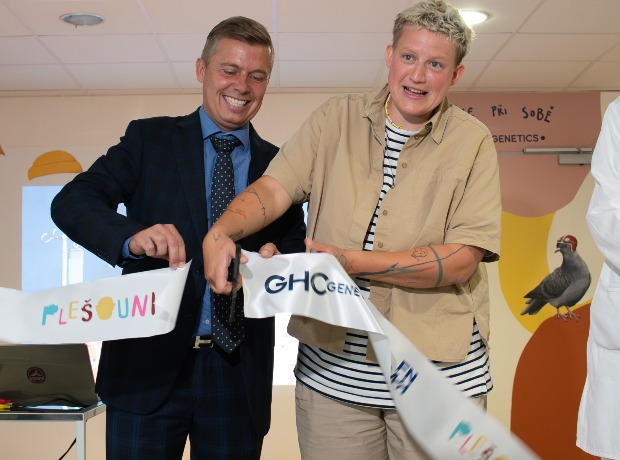 Plešouni i díky GHC Genetics nově zdobí chodby dětské onkologie v Motole
